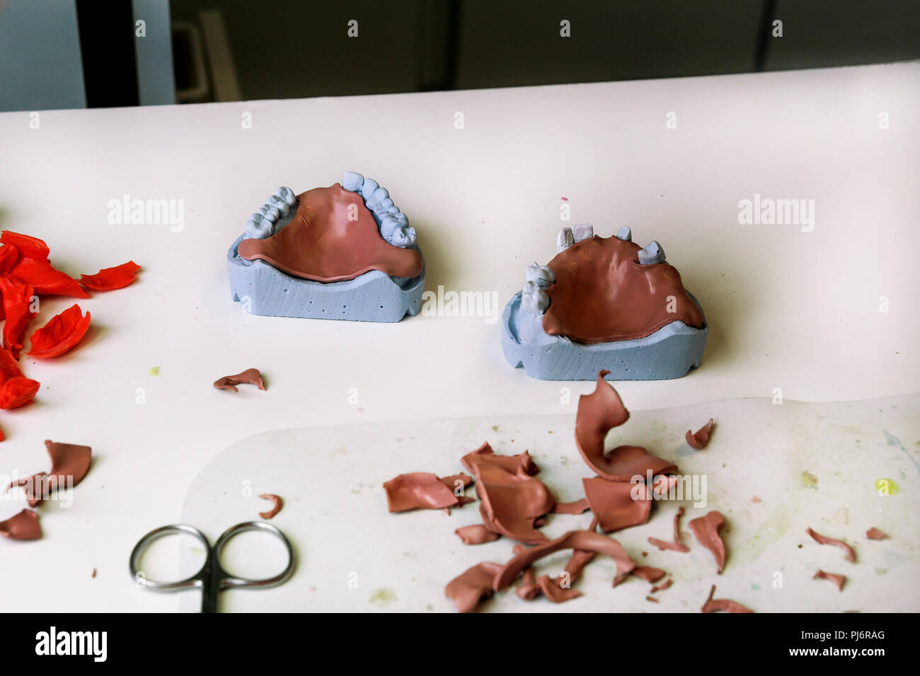 Process of making acrylic dental prosthetics. Dental prosthesis