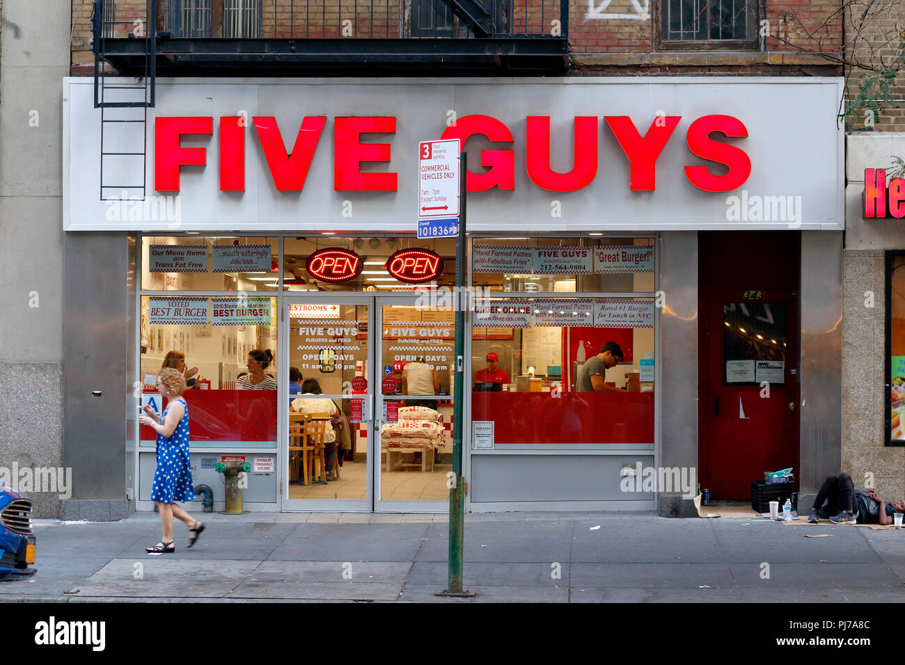 Five Guys Restaurant Stock Photos & Five Guys Restaurant Stock Images