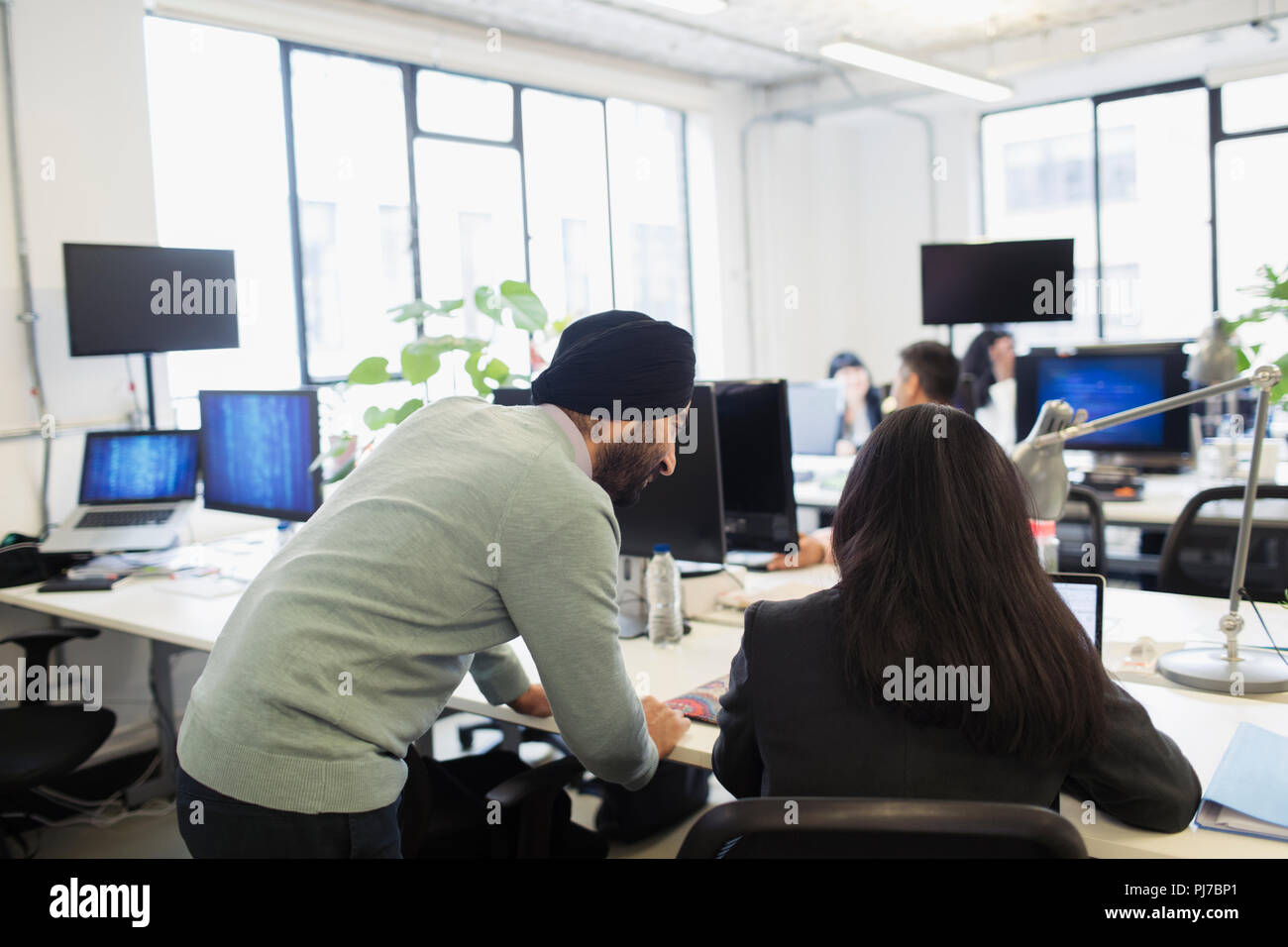 Indian office people hi-res stock photography and images - Alamy