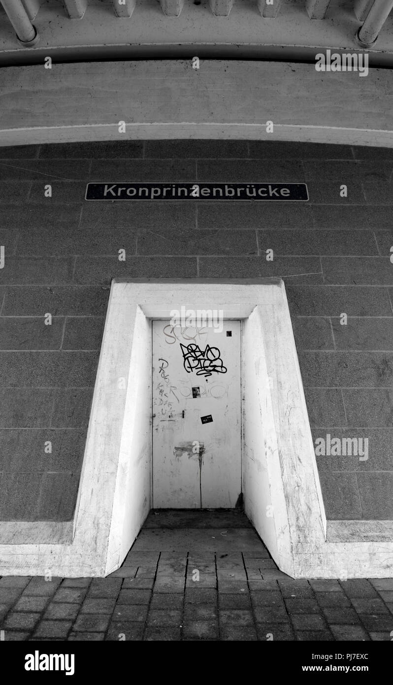 Berlin, GERMANY, General view,  GV., Graffiti, on the maintenance entrance of the 'Kronprinzbrucke',   which spans the River Spree, towards the 'Reich Stock Photo
