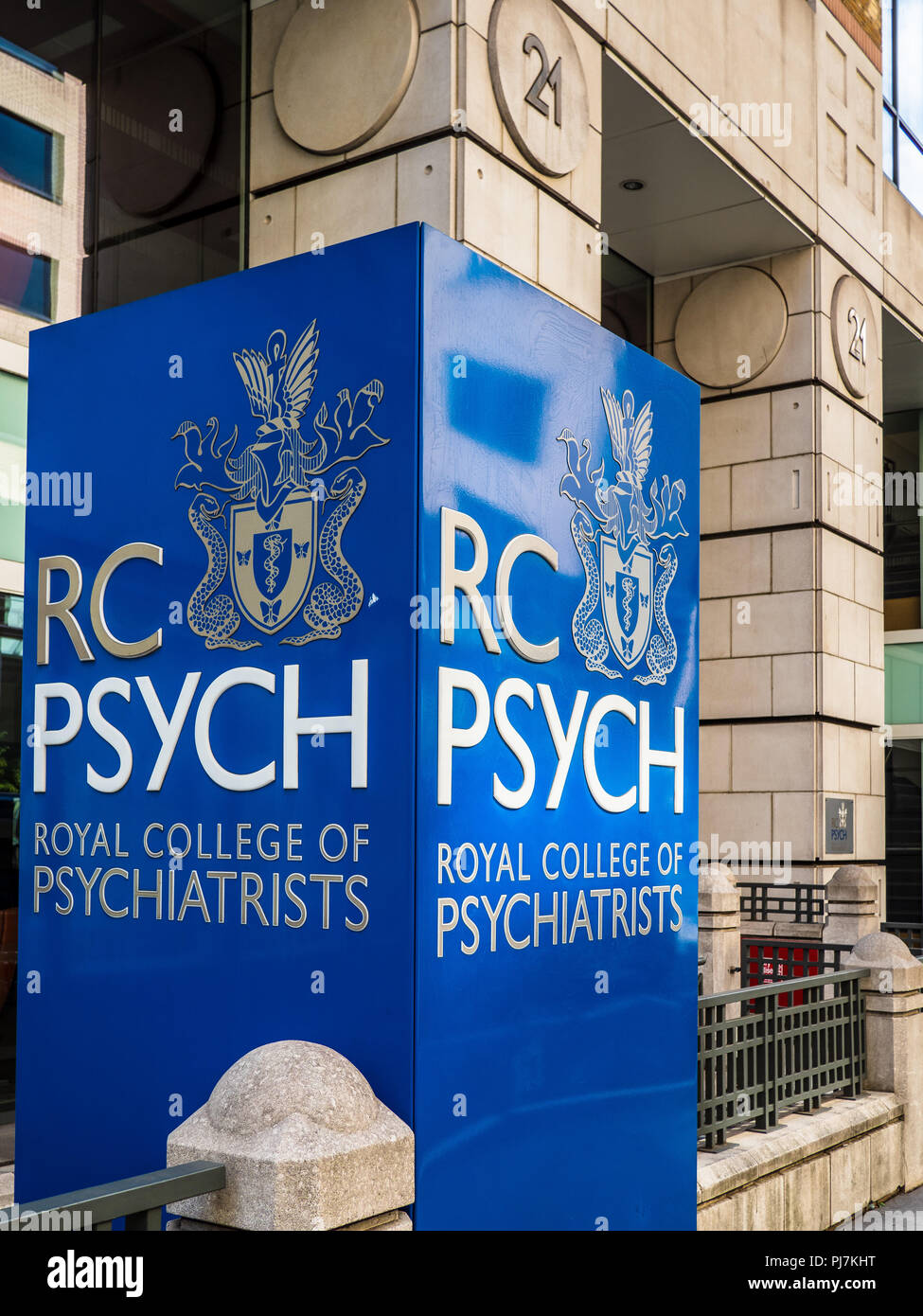 Royal College of Psychiatrists in Prescott Street nr Aldgate, London UK. The college is the main professional organisation of psychiatrists in the UK Stock Photo