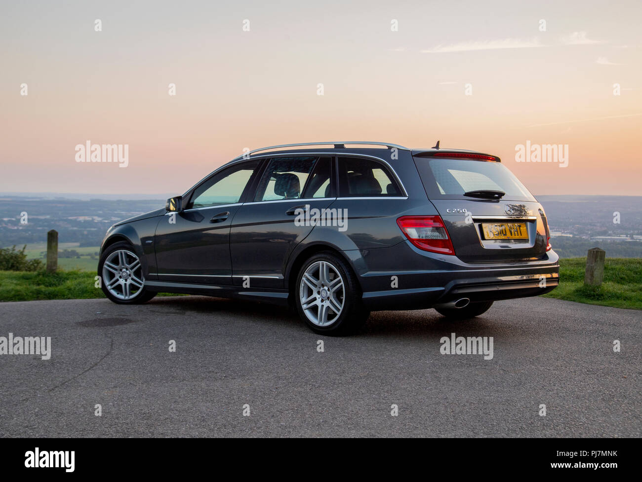 2010 Mercedes W204 C250 Cdi Blue Efficiency Sport Amg Line German Premium Estate Car Stock Photo Alamy