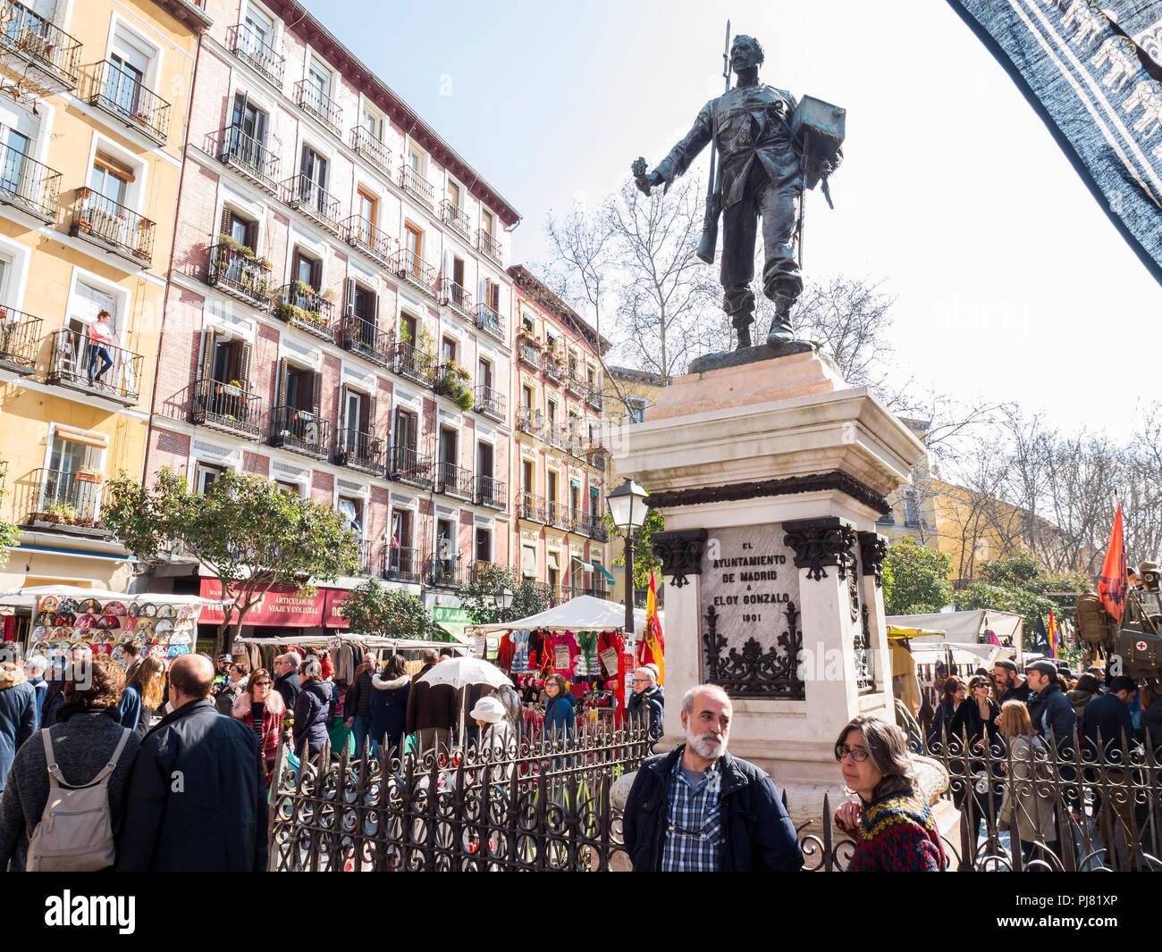 Estatua de Eloy Gonzalo. Mercado de El Rastro. Madrid. España Stock Photo