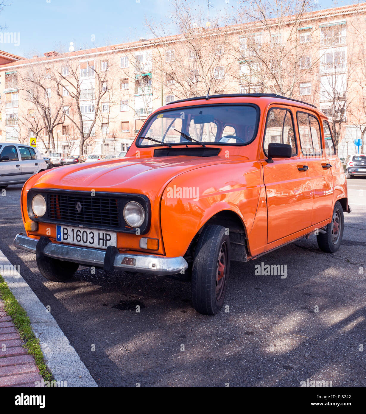 Renault 4l High Resolution Stock Photography And Images Alamy Renault 4l High Resolution Stock Photography And Images Alamy