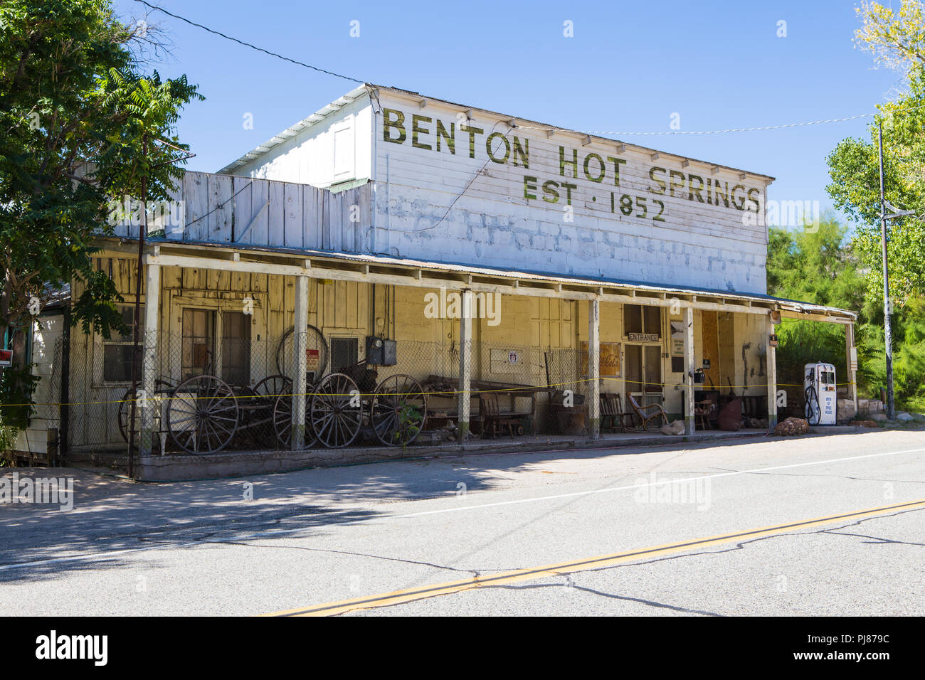 Exterior view of Benton Hot springs old general store and Former Wells Fargo Agency building on Highway 120 California USA Stock Photo