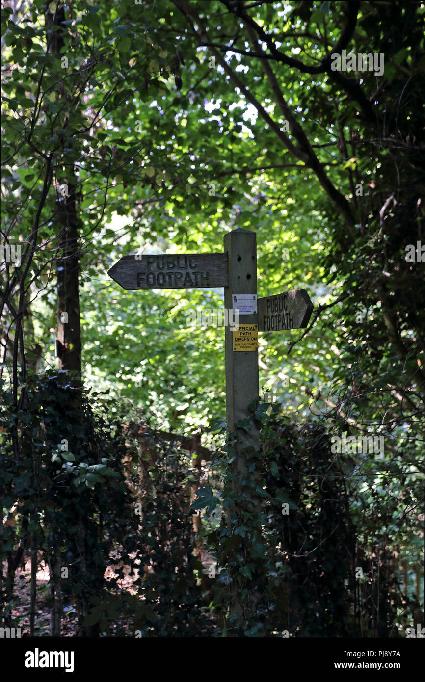 Published public right of way hi-res stock photography and images - Alamy