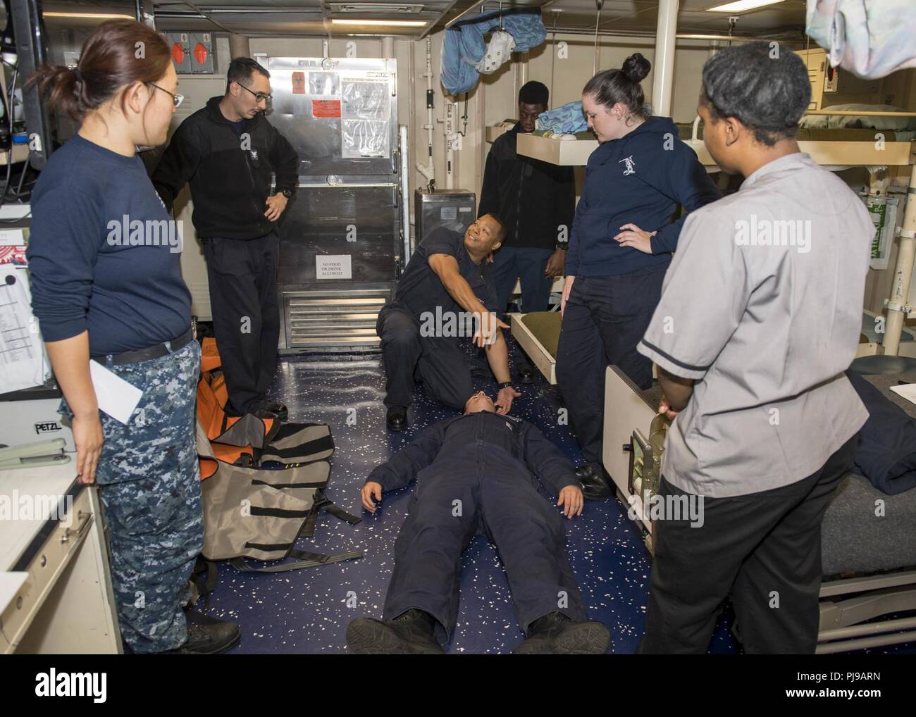 Stretcher bearer training hires stock photography and images Alamy