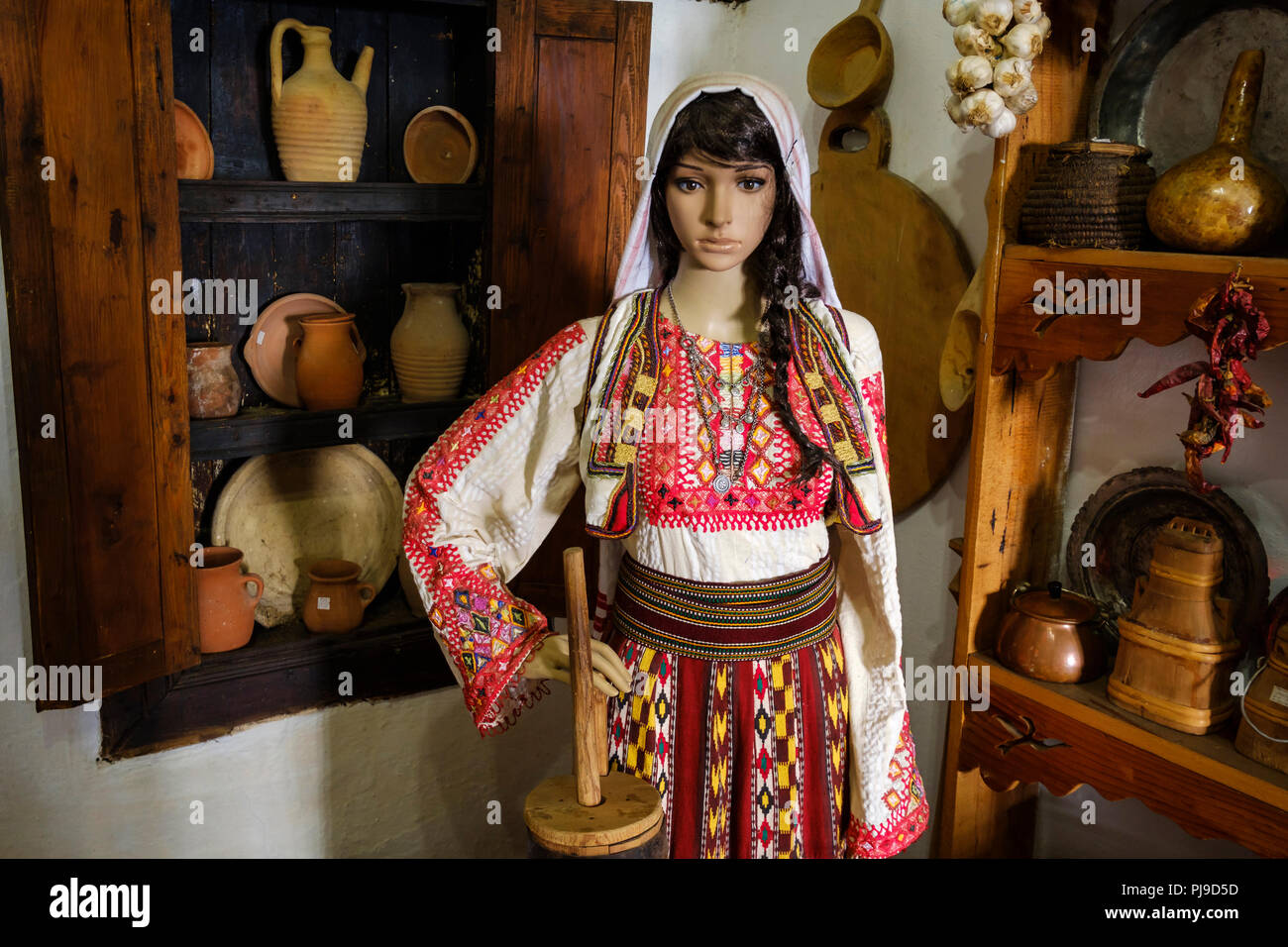 costume-ethnographic-museum-kruja-kruj-durrs-durres-albania-PJ9D5D.jpg