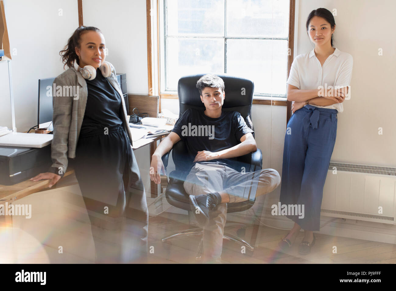 Cool office people hi-res stock photography and images - Alamy