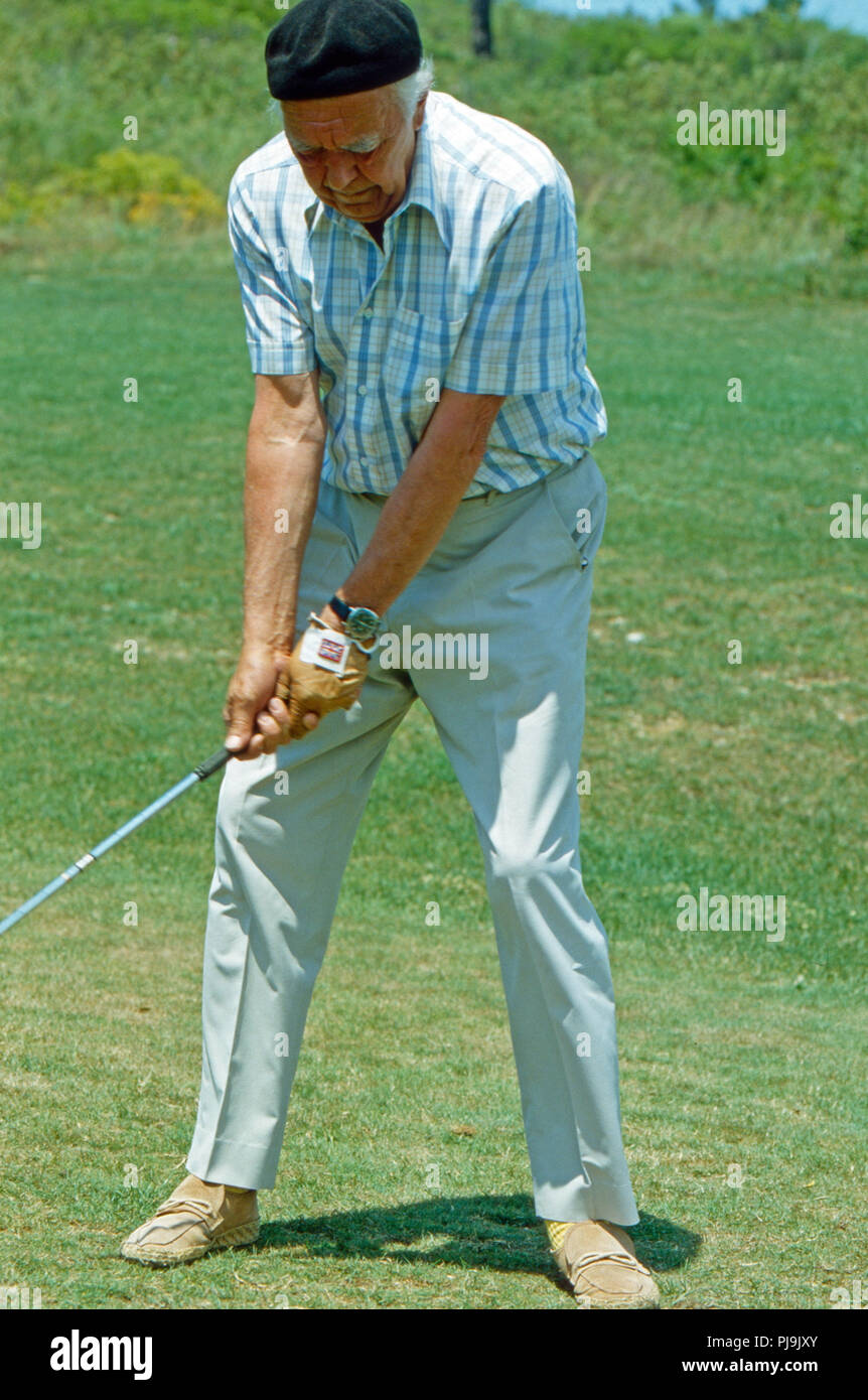 Prinz Bertil von Schweden spielt eine Runde Golf in Sainte Maxime