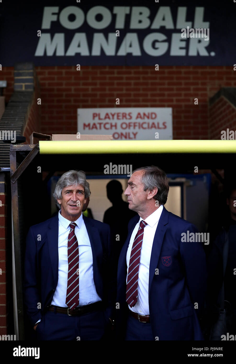West Ham United manager Manuel Pellegrini (left) with assistant coach Ruben  Cousillas Stock Photo - Alamy