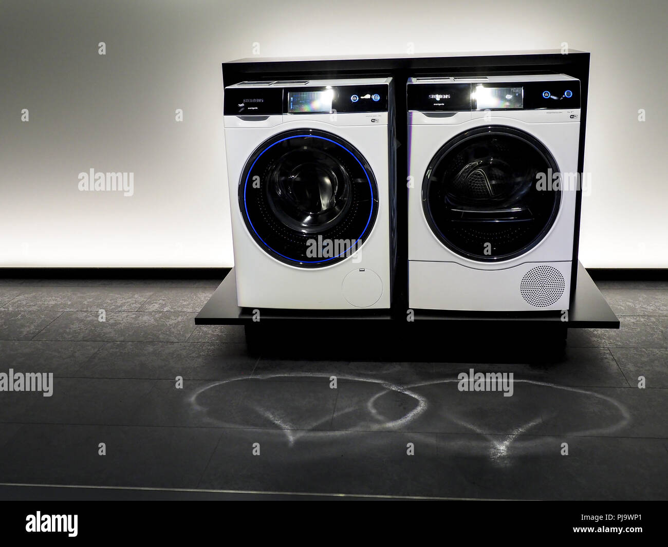 Berlin germany siemens washing machine hi-res stock photography and images  - Alamy