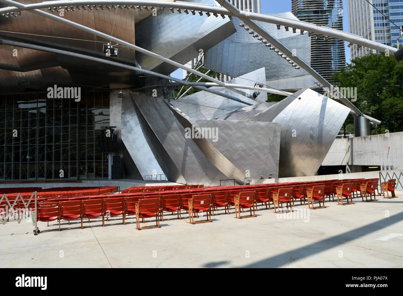 Jay Pritzker Pavilion in Chicago's Millenium Park Stock Photo