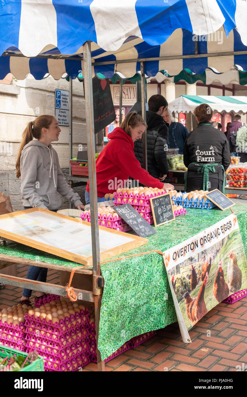 Fresh eggs for sale at Stroud farmers market. Stroud, Gloucestershire, England Stock Photo