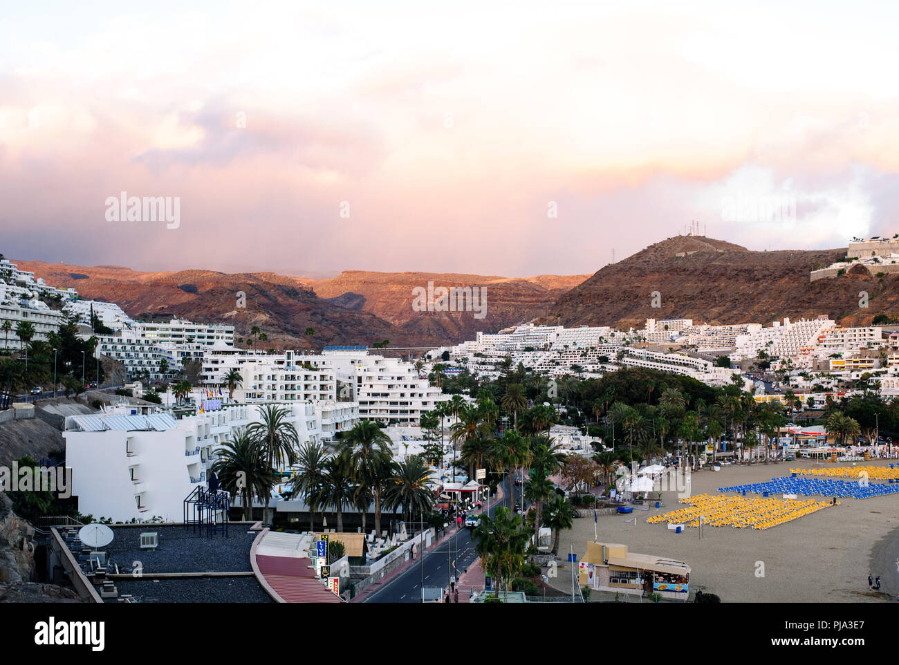 Puerto Rico, Gran Canaria, Spain - 06 January 2018. Beautiful view on the  very popular holiday village Puerto Rico in the evening Stock Photo - Alamy