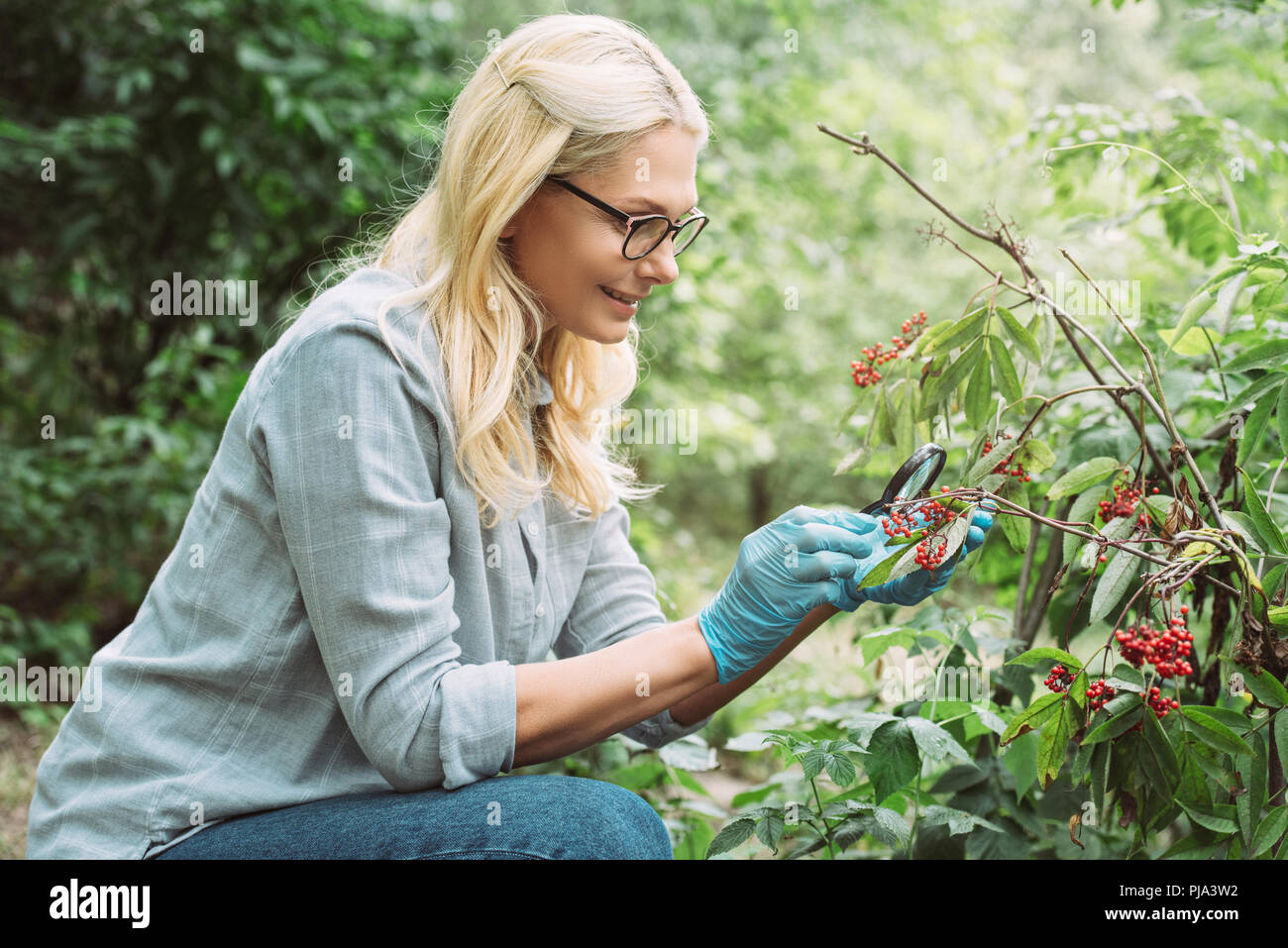 Side view female scientist looking hi-res stock photography and images ...
