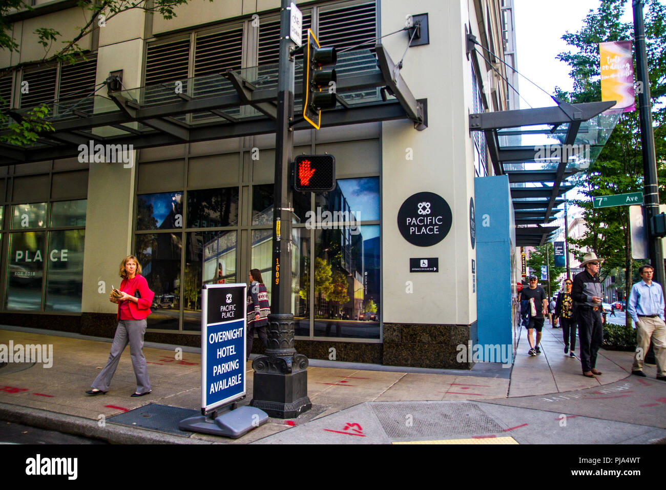 The Pacific Place Mall in Seattle Washington offering fine dining,  entertainment, shopping and events Stock Photo - Alamy, image size:1300x956