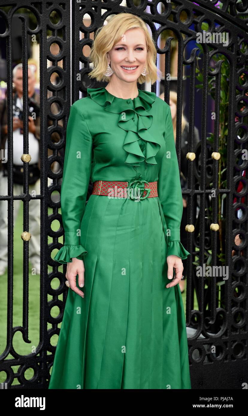 Green gucci dress hi-res stock photography and images - Alamy