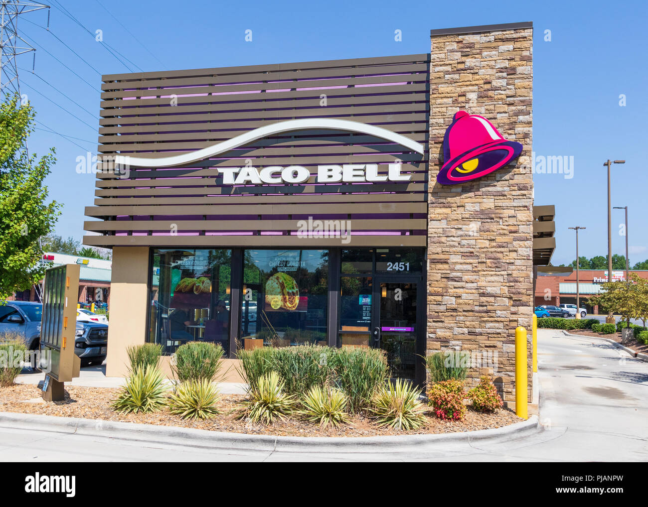 Taco bell restaurant hi-res stock photography and images - Alamy