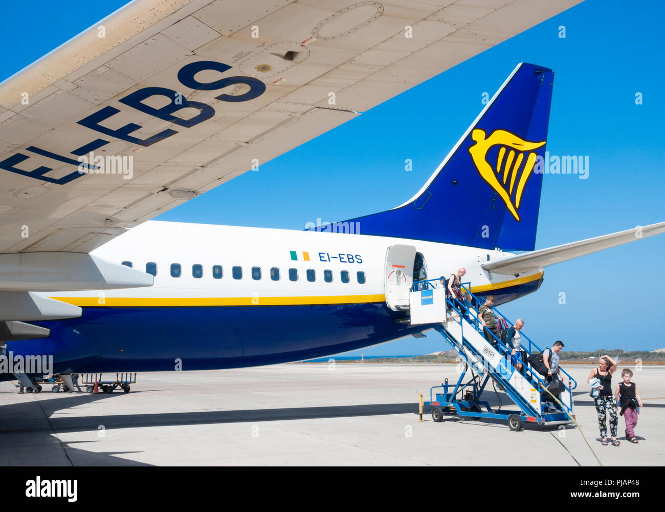 Holidaymakers arriving in Gran Canaria on Ryanair flight from UK Stock  Photo - Alamy