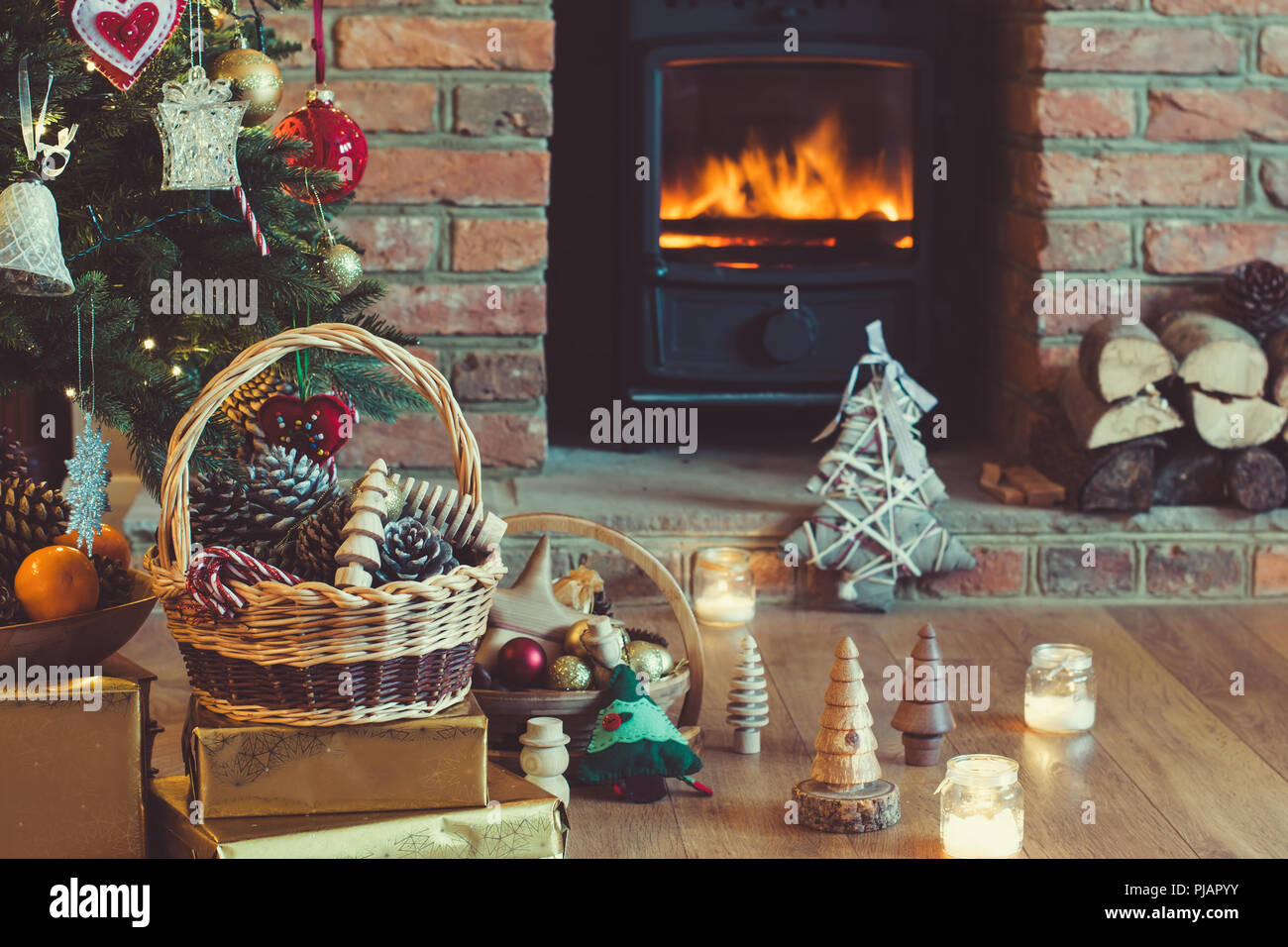 Old fireplace christmas hi-res stock photography and images - Alamy