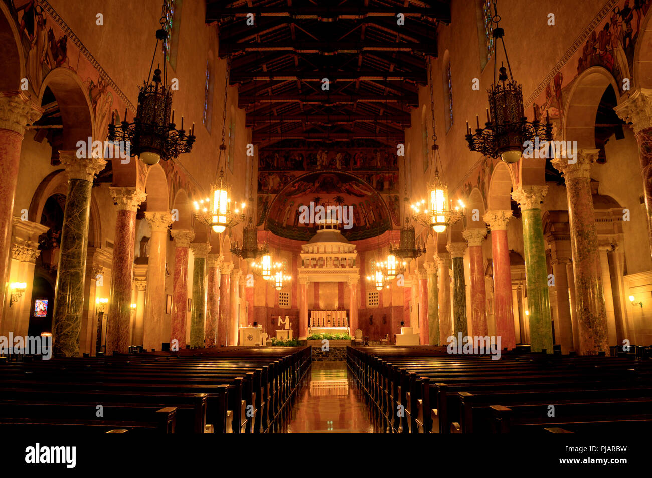 The old and st andrews parish church hires stock photography and