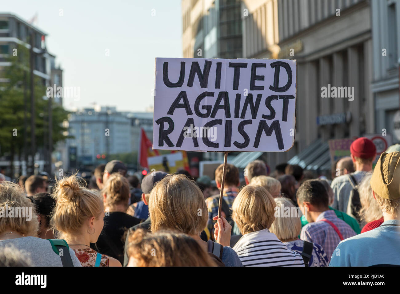 10.000 anti racist protestors in Hamburg against a deployment of 176 rascists. Stock Photo