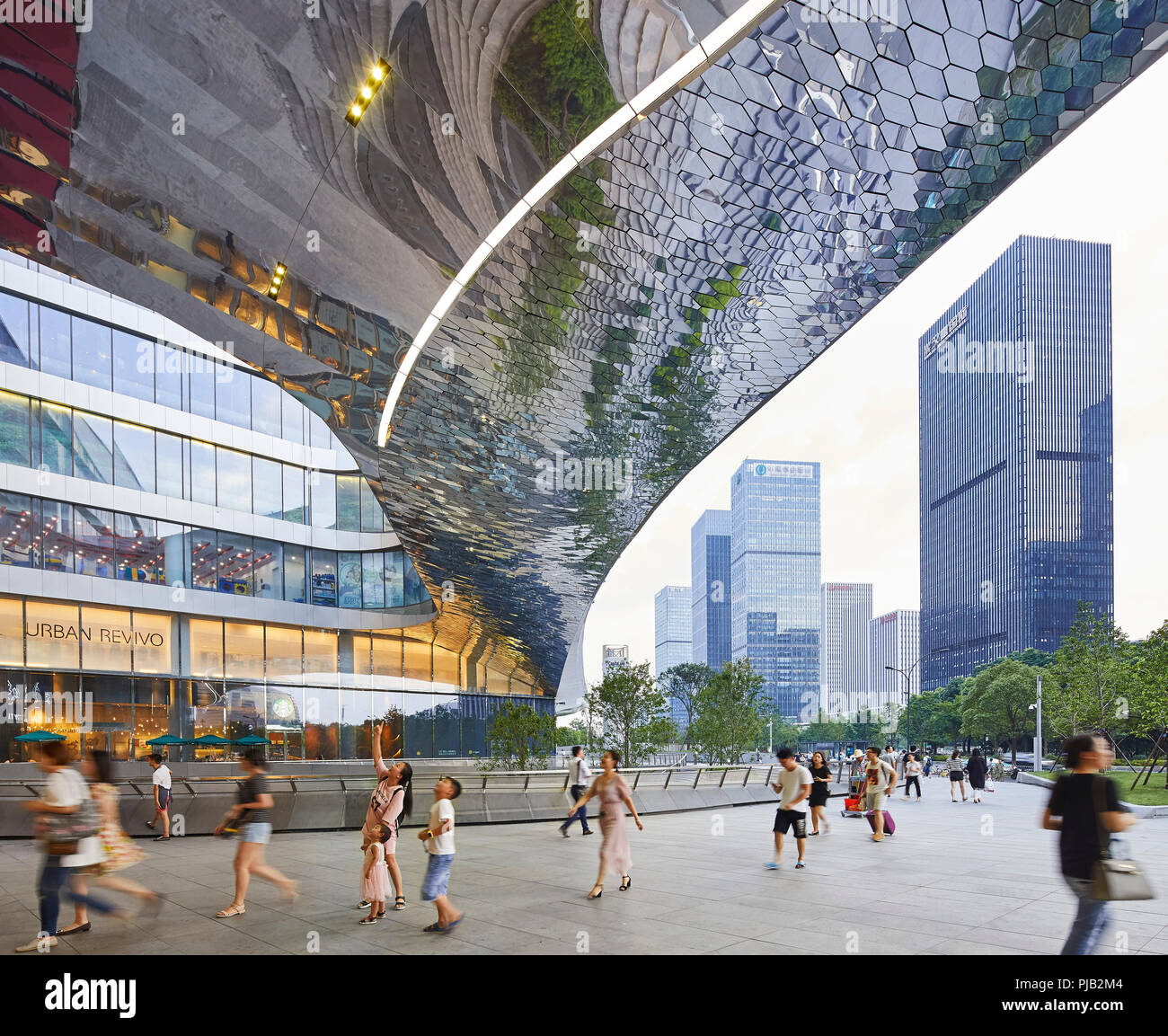 Exterior view of podium. Raffles City Hangzhou, Hangzhou, China. Architect: UNStudio, 2017. Stock Photo