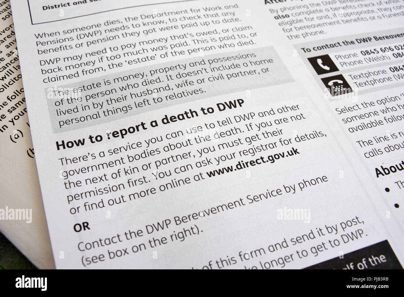 How to report a death to DWP paperwork. Department for Work and Pensions. Bereavement service document. Contact the DWP Stock Photo