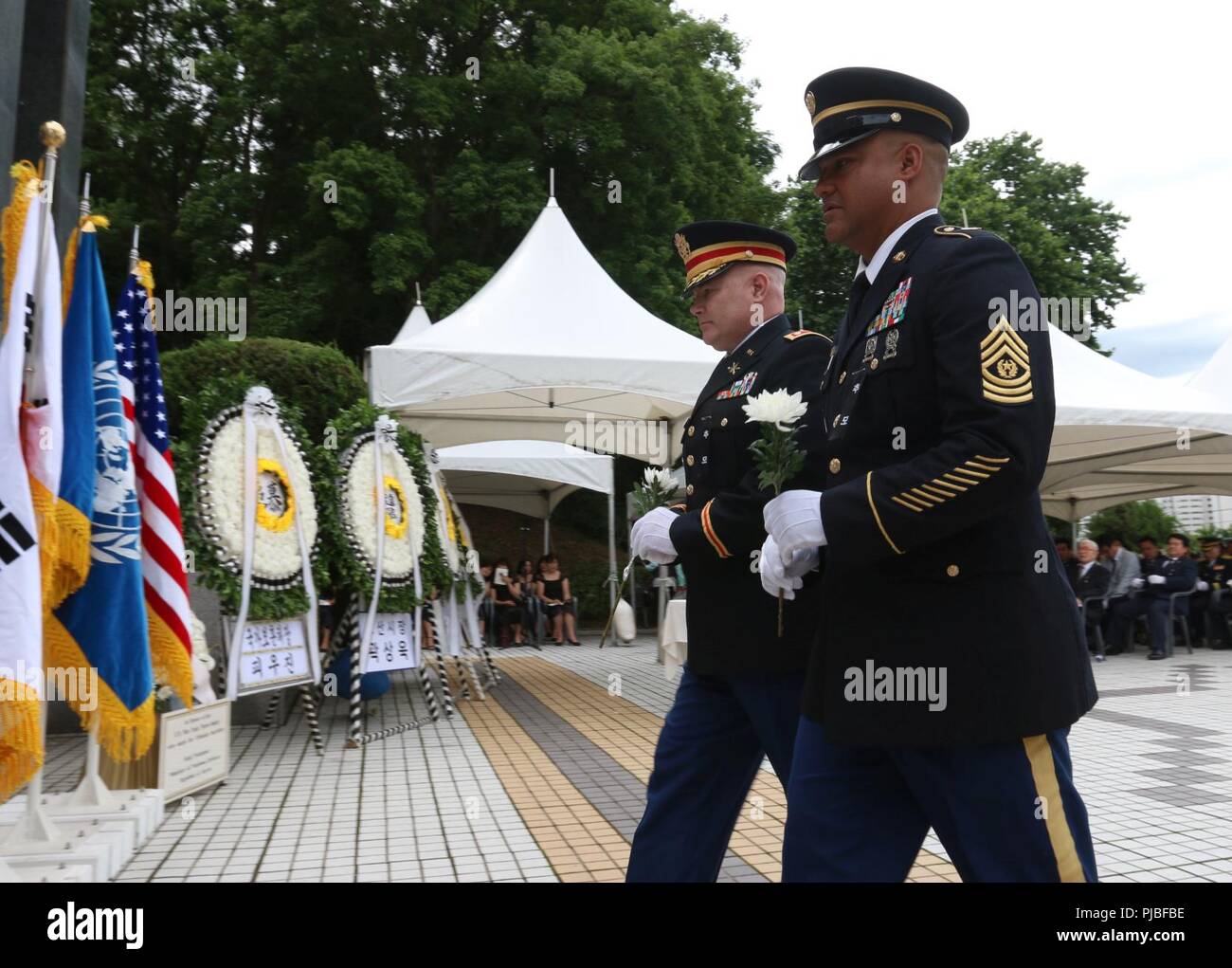 Osan republic of korea lt col jeff slown and command sgt major