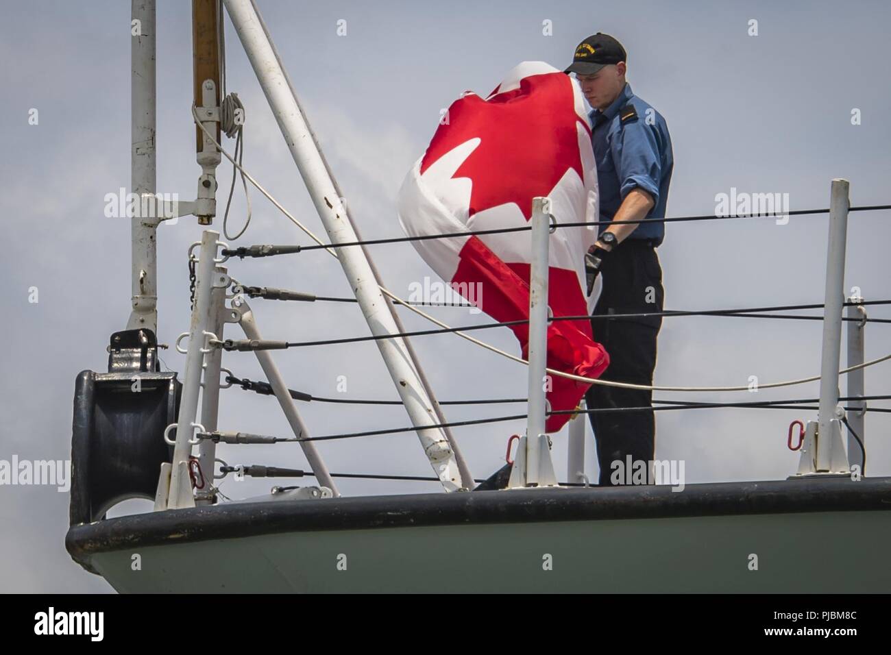 Royal canadian navy frigate hmcs ottawa hi-res stock photography and ...