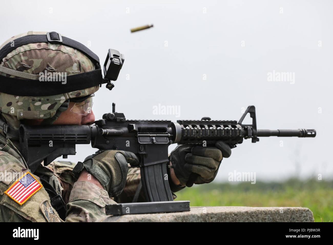 солдаты армии петра 1. первая мировая война солдаты в противогазах. солдат российской армии 1914. м4а1 армия сша. рекрут армии петра 1.