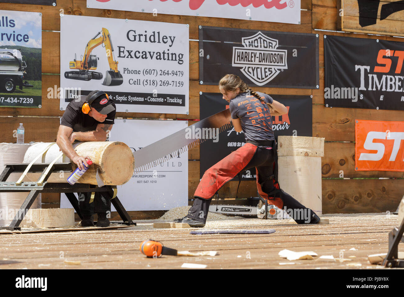 Woman lumberjack hires stock photography and images Alamy
