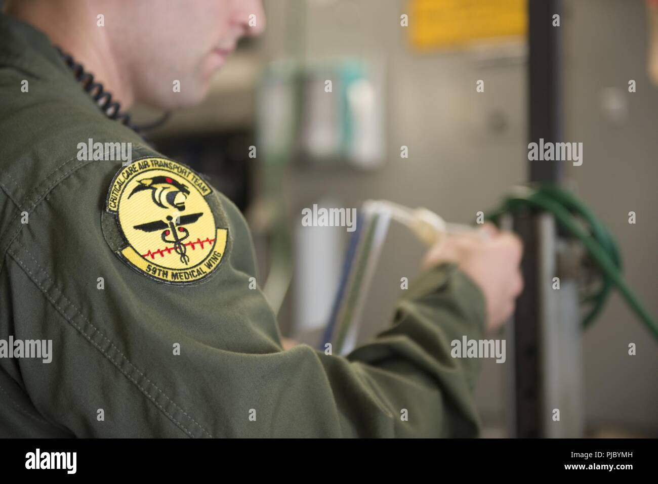 Critical care air transport team hi-res stock photography and images ...