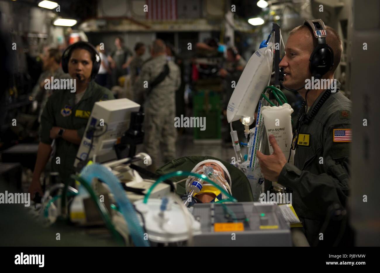 Critical care air transport team hi-res stock photography and images ...