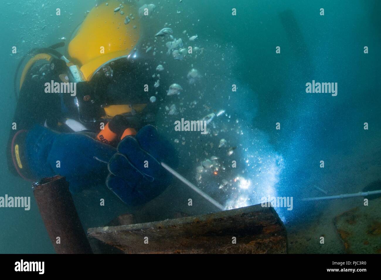 JOINT BASE PEARL HARBORHICKAM, Hawaii (July 12, 2018) Navy Diver