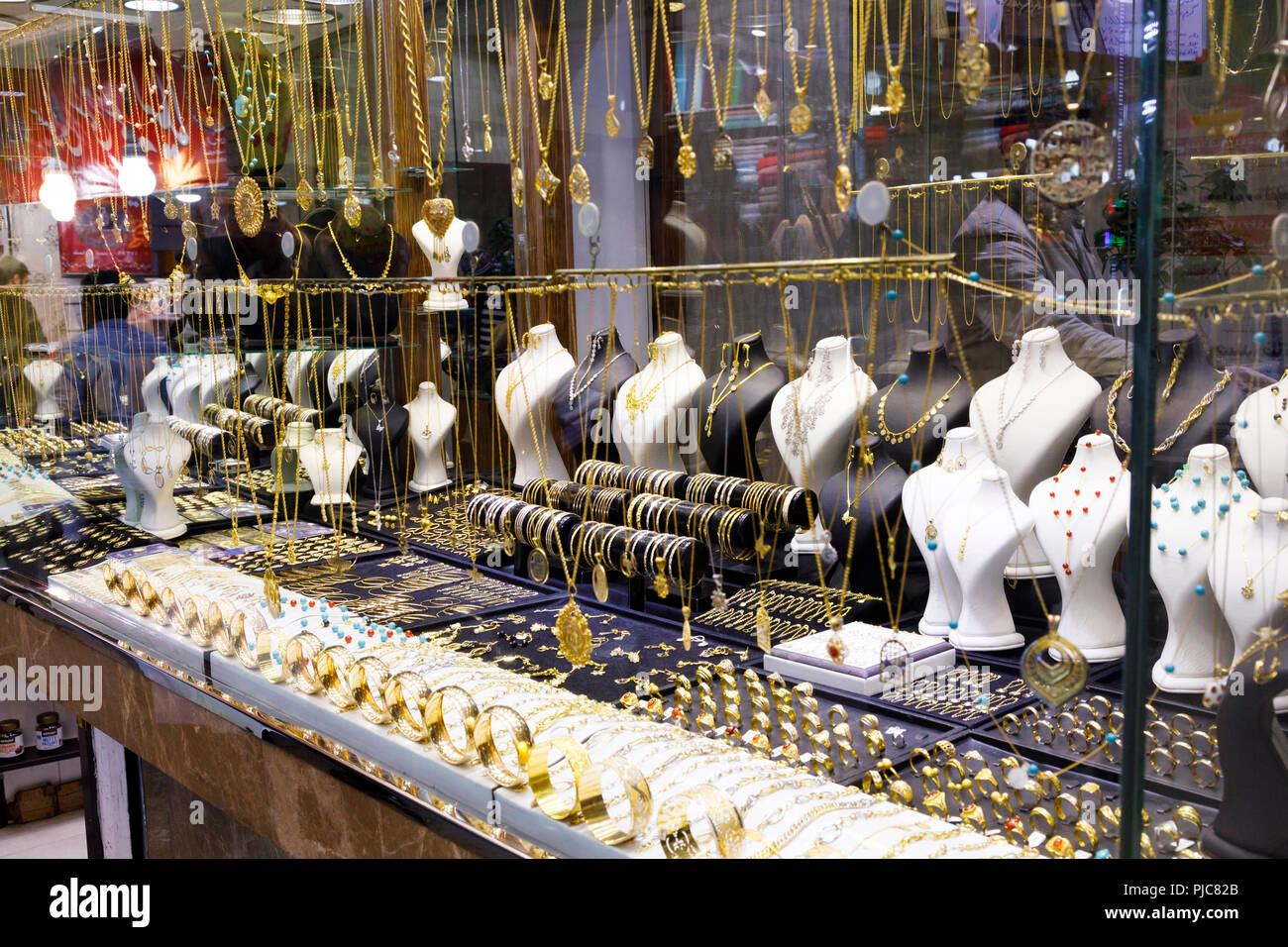 Islamic Republic of Iran. Tehran. Gold shop inside the Bazaar Stock Photo Alamy