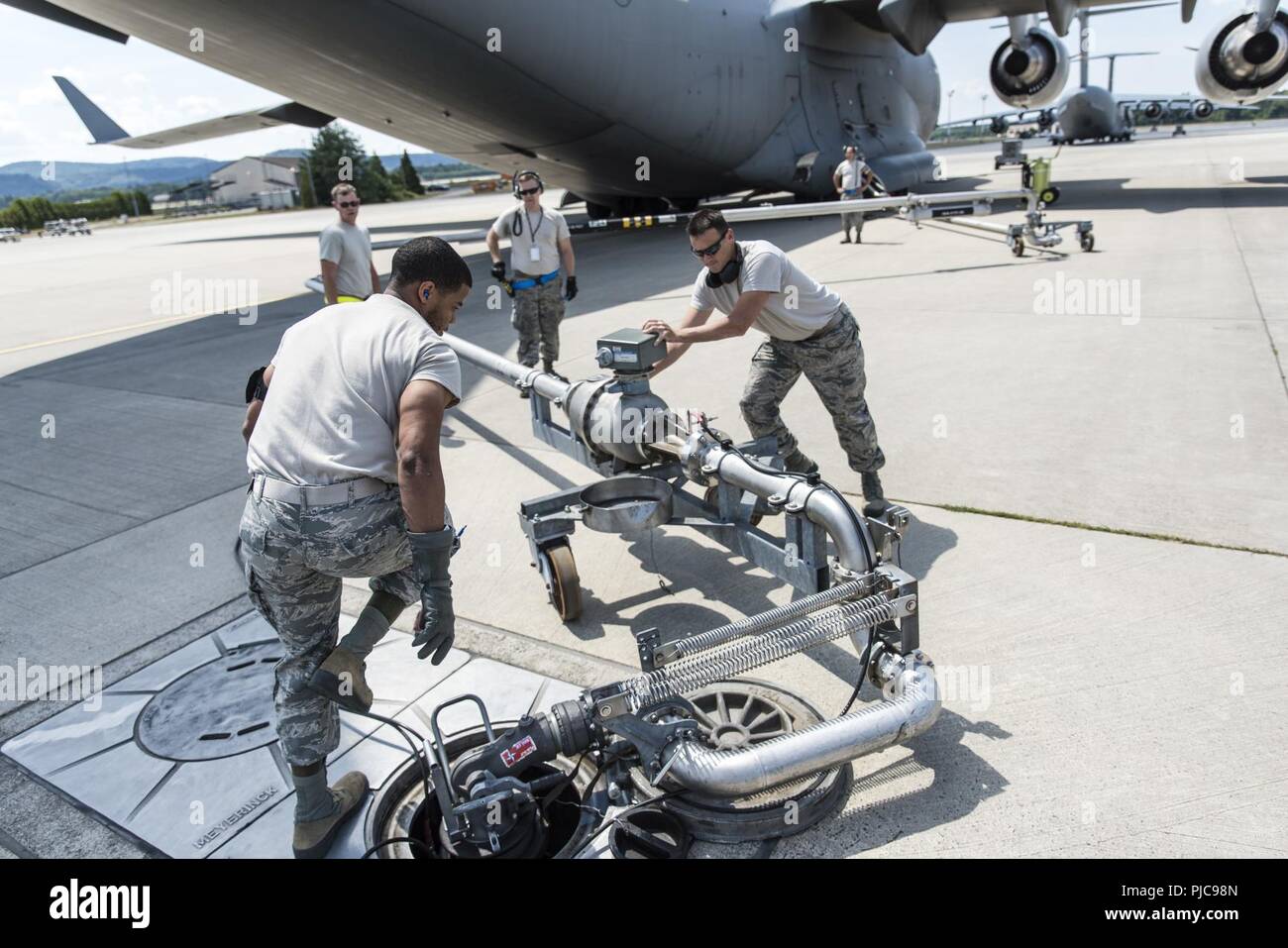 Pantograph fueling system hires stock photography and images Alamy