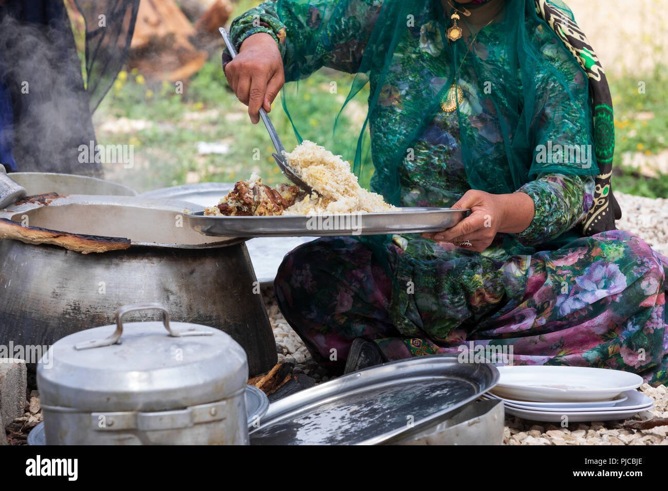 Iran cooking outdoors hi-res stock photography and images - Alamy