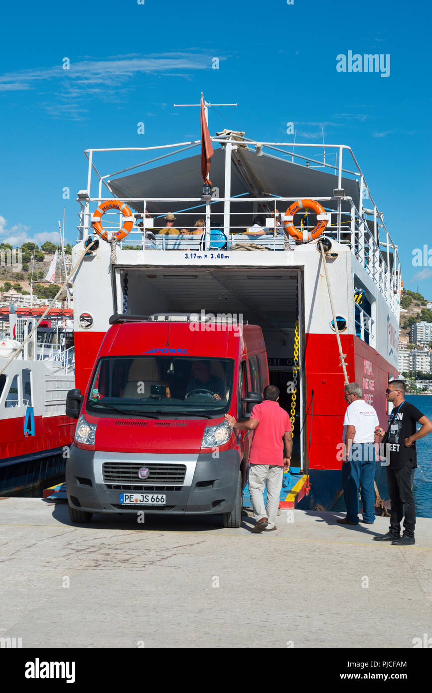 Camper goes on ferry to Corfu, Saranda, Albania, camper goes on ferry, Camper faehrt auf Faehre ...
