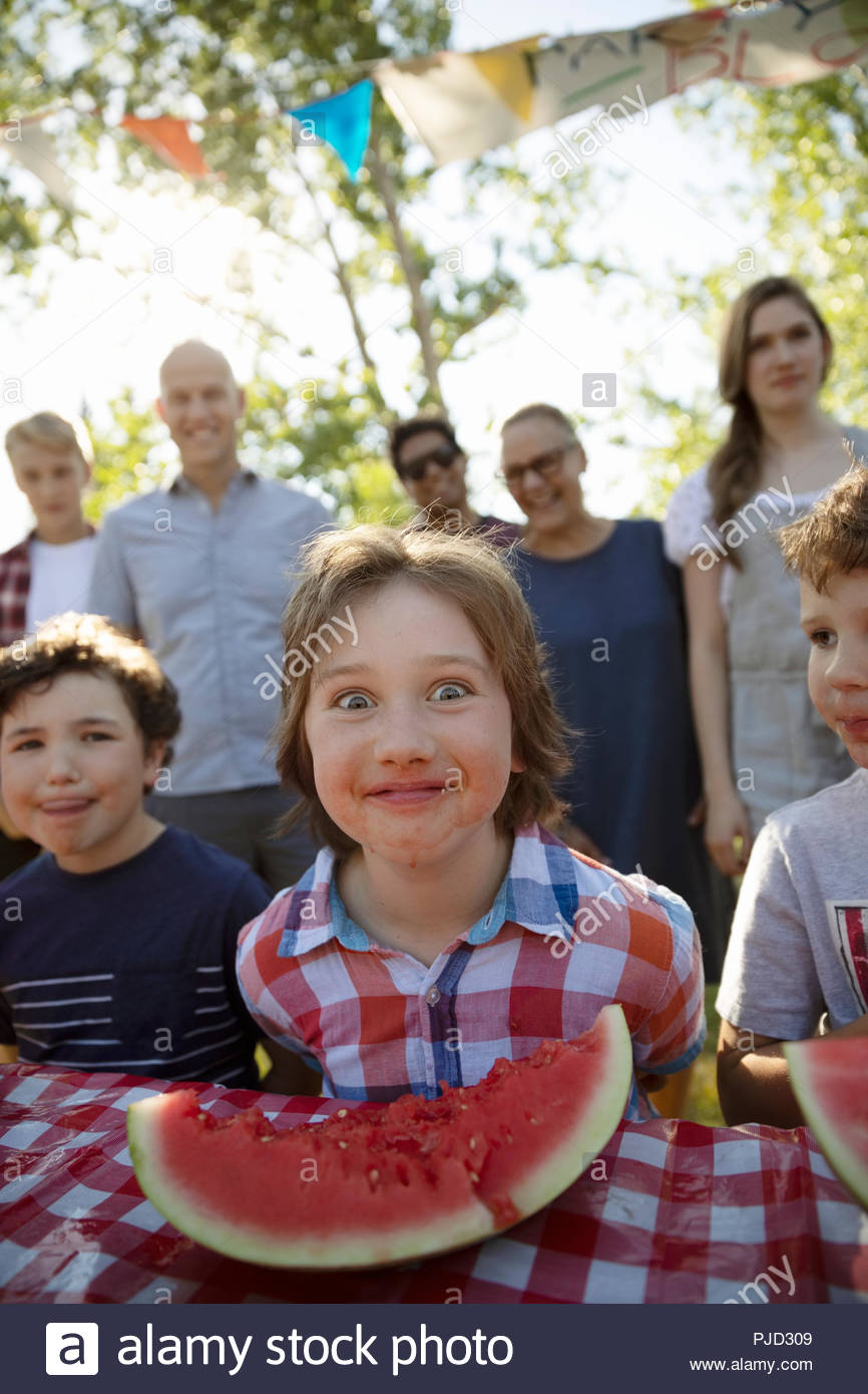 Watermelon eating contest hi-res stock photography and images - Alamy