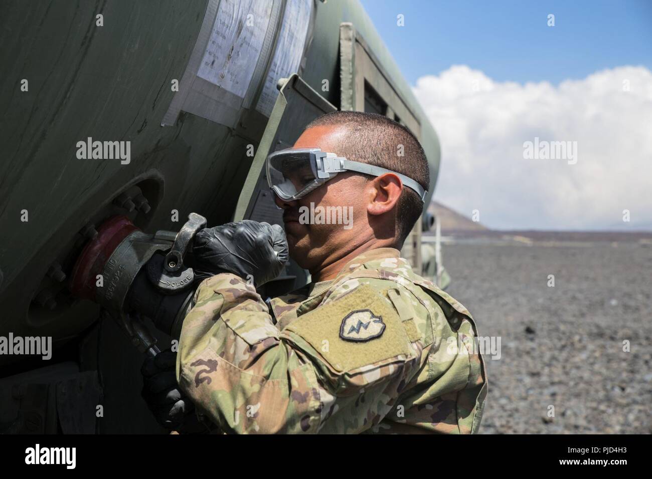 Petroleum laboratory specialist hires stock photography and images Alamy