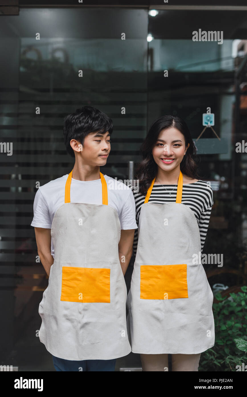 Asian people standing outside shop hi-res stock photography and images ...
