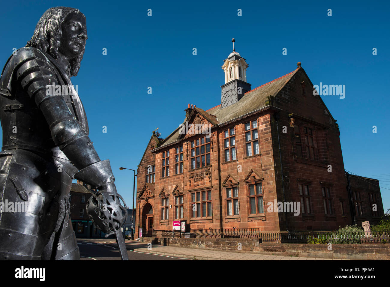 James Graham, 1st Marquess of Montrose statue with the newly