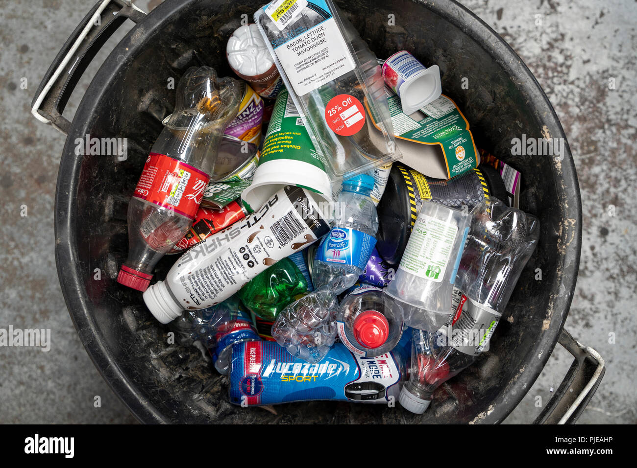 Plastic bottles recycle hires stock photography and images Alamy