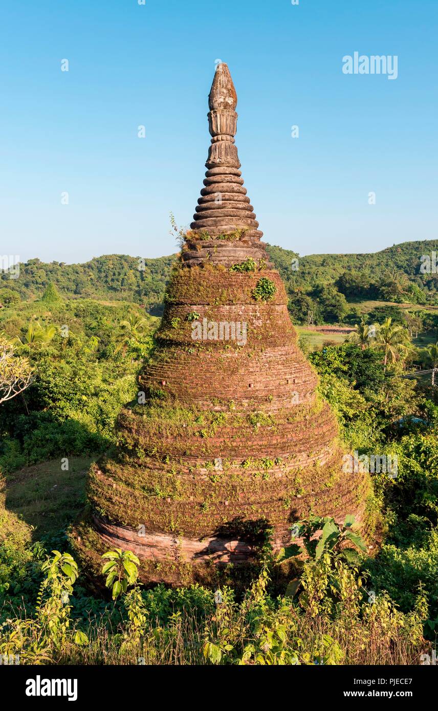 Zina Man Aung Pagoda, Mrauk U Stock Photo