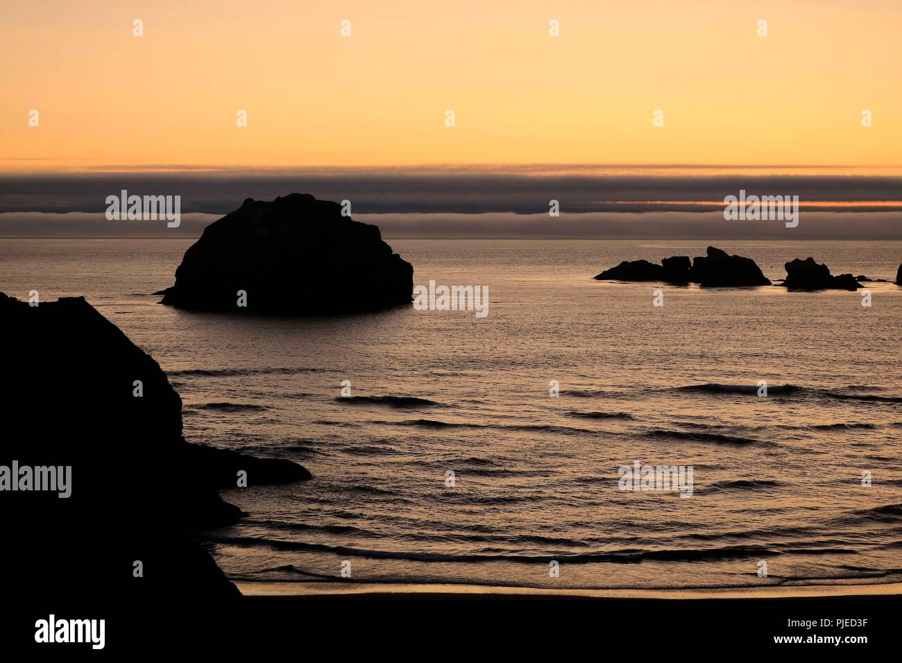 Face Rock State Park on the Oregon coast at sunset Stock Photo - Alamy