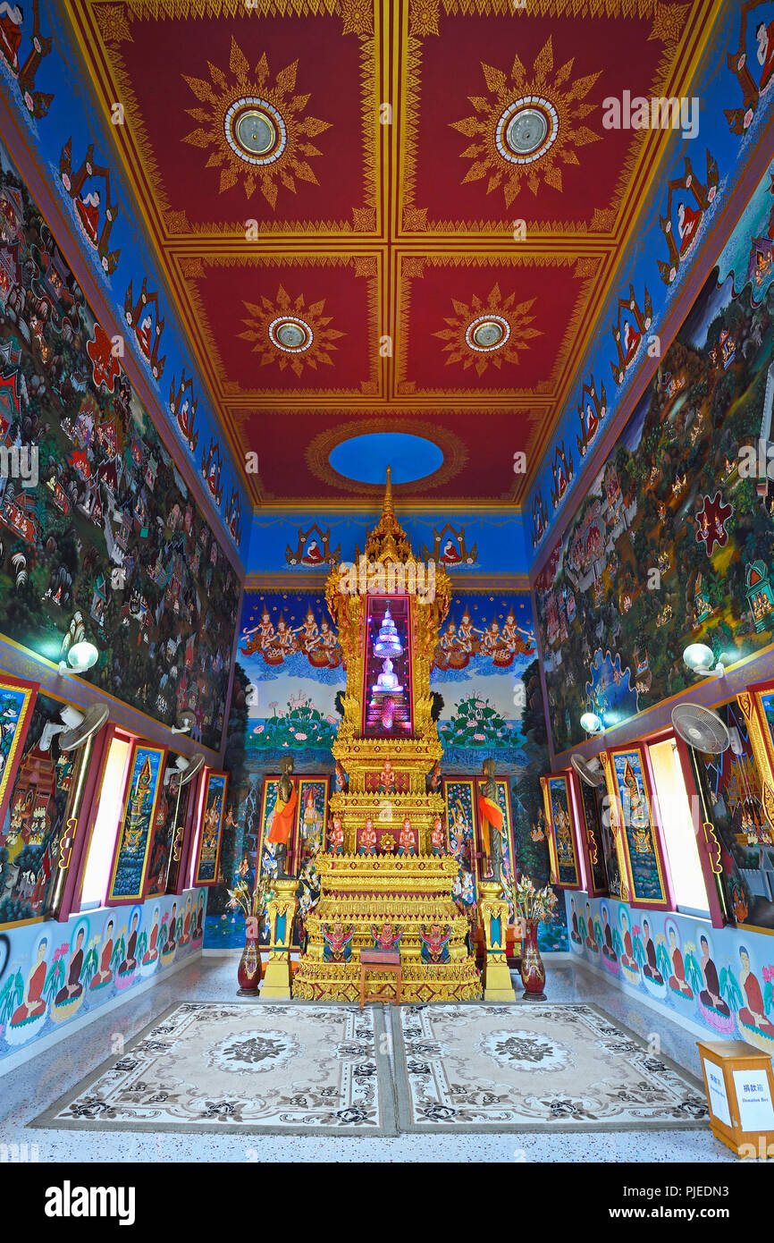 Splendidly formed interior of the temple Wat Khao Rang, Phuket, Thailand, Prachtvoll gestalteter Innenraum des Tempel Wat Khao Rang Stock Photo