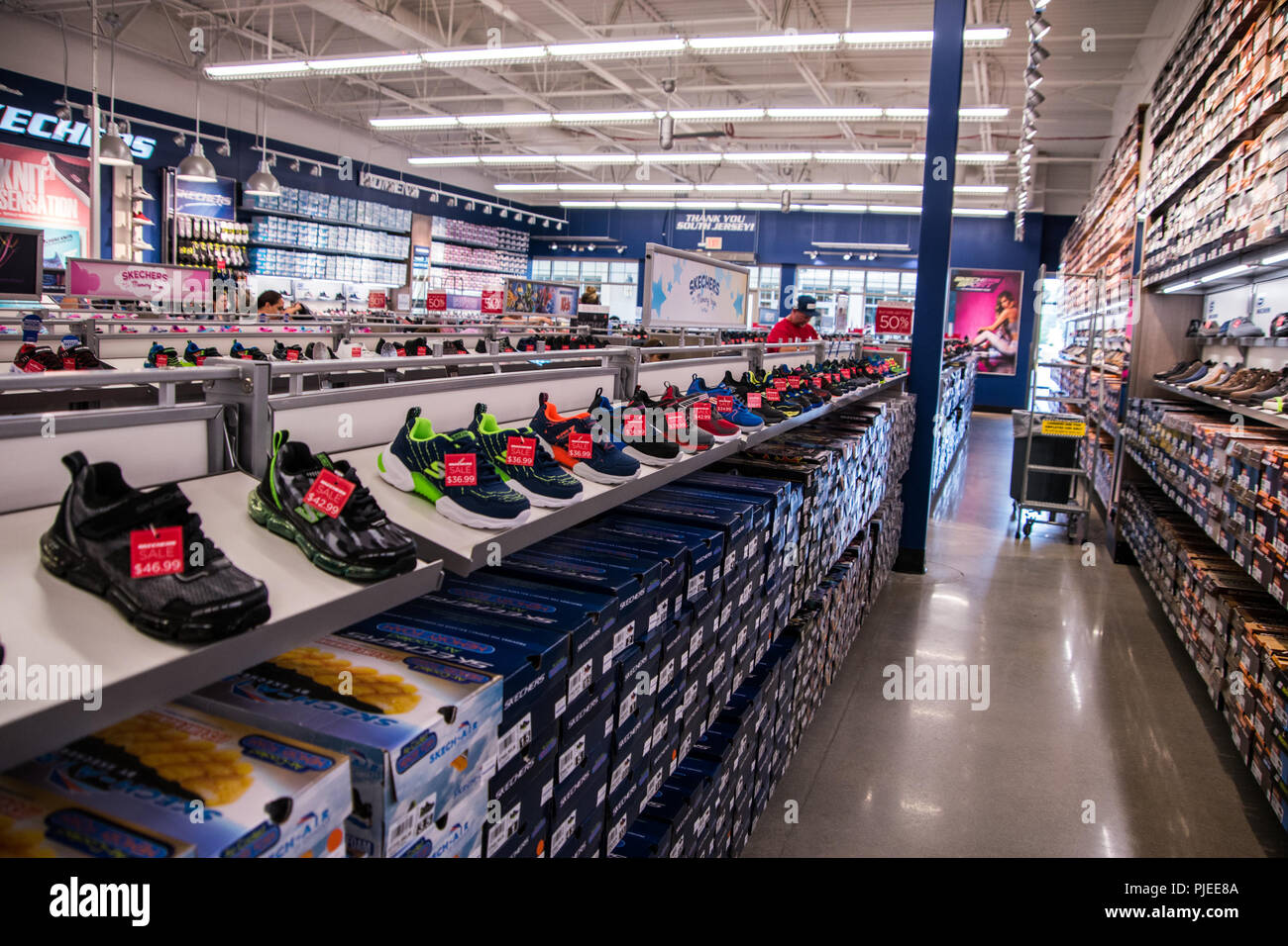 sketchers shoe store
