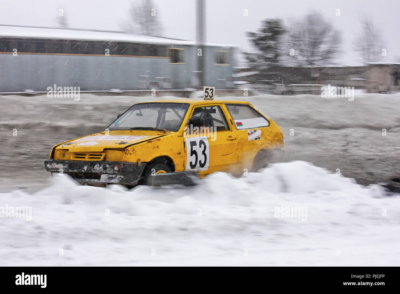 Porsche racing isolated hi-res stock photography and images - Alamy